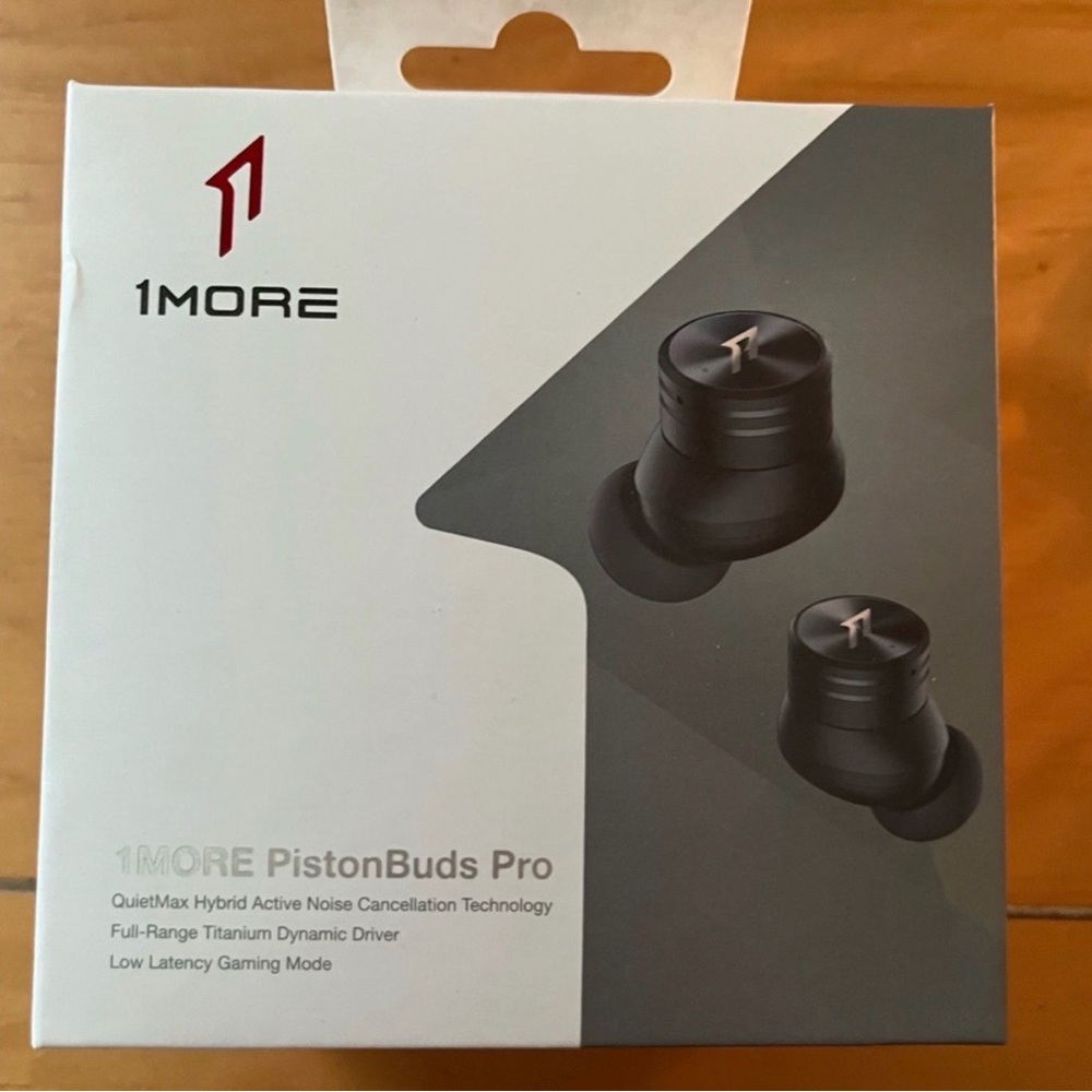 Wireless earbuds